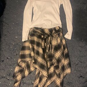 Women’s old navy shirt size xs . Skirt size small tik tok